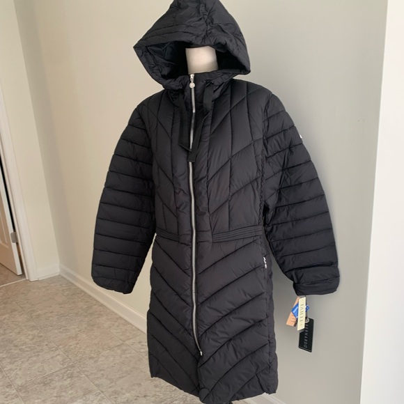 NWT Bernardo Ecoplume soft touch packable coat - Picture 3 of 4